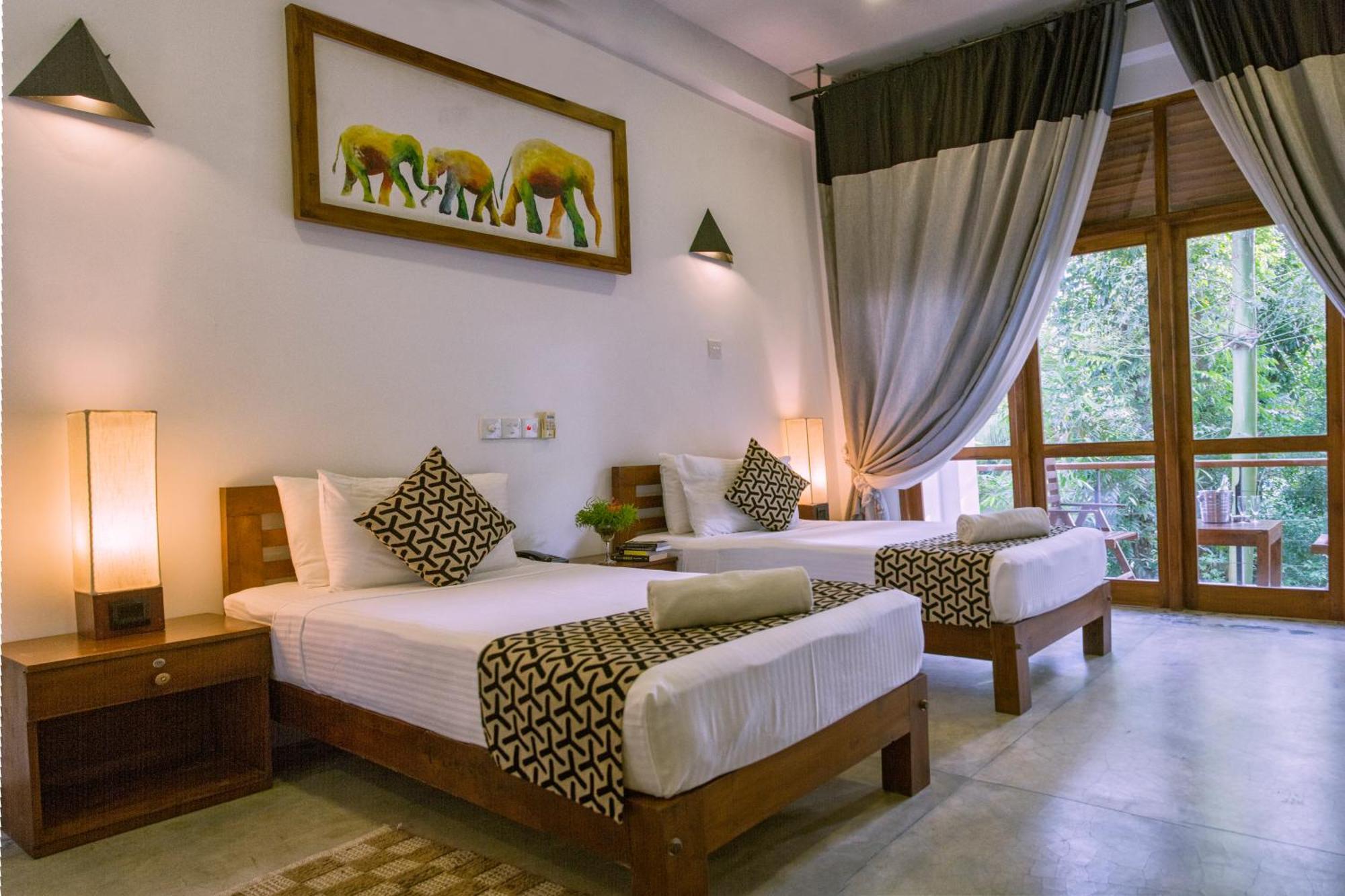 Hotel Athgira Udawalawe Exteriör bild