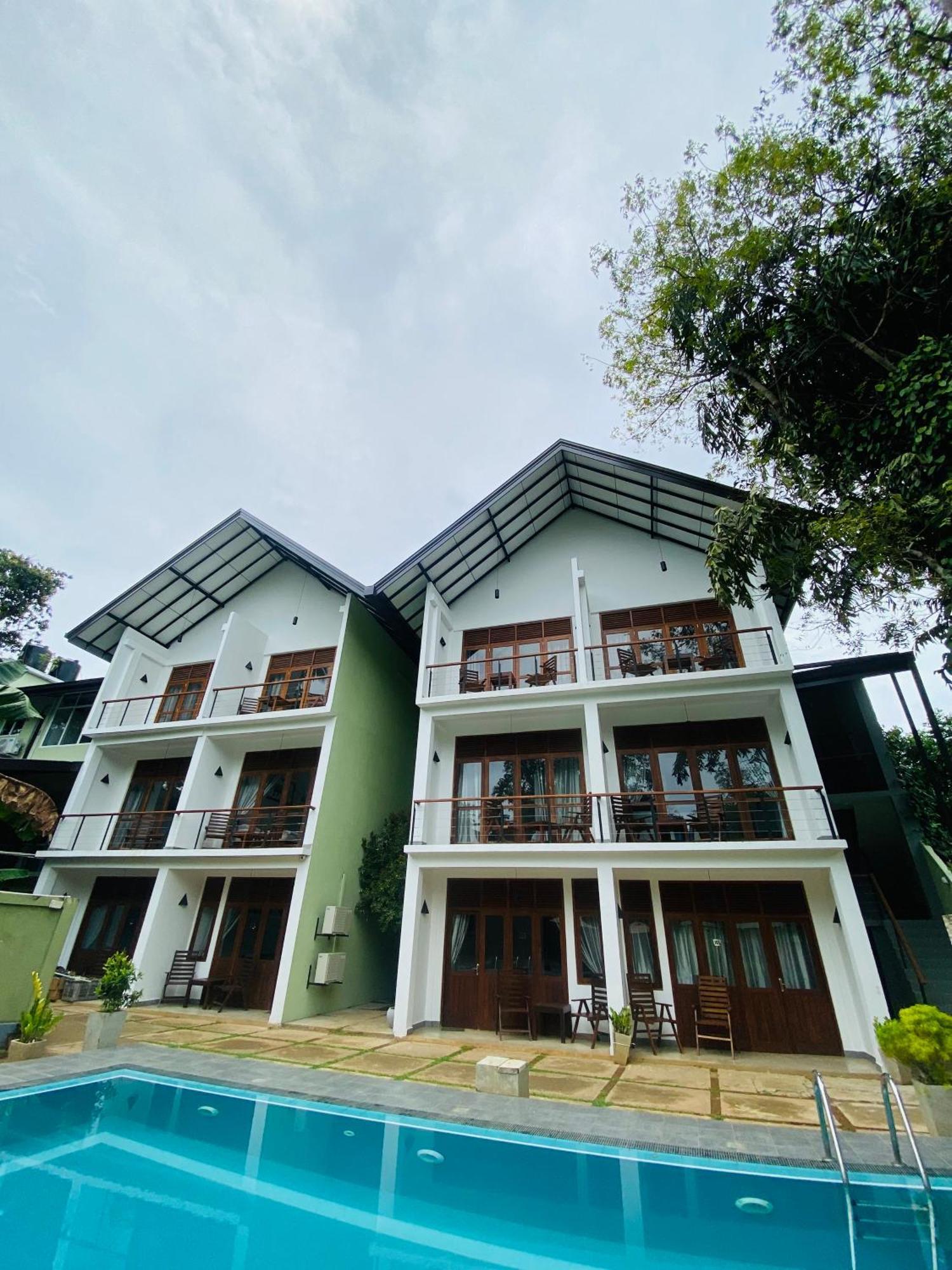 Hotel Athgira Udawalawe Exteriör bild