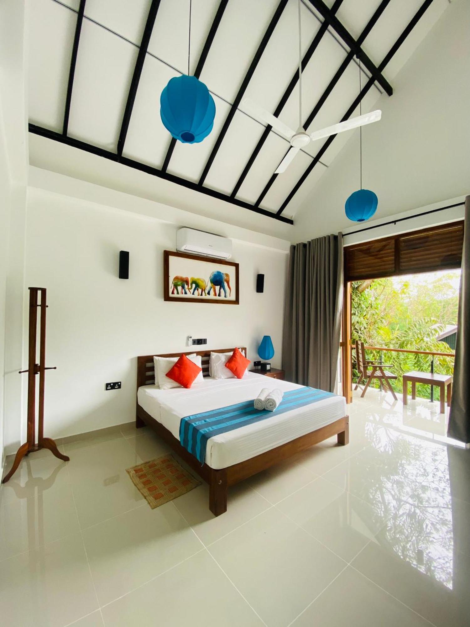 Hotel Athgira Udawalawe Exteriör bild