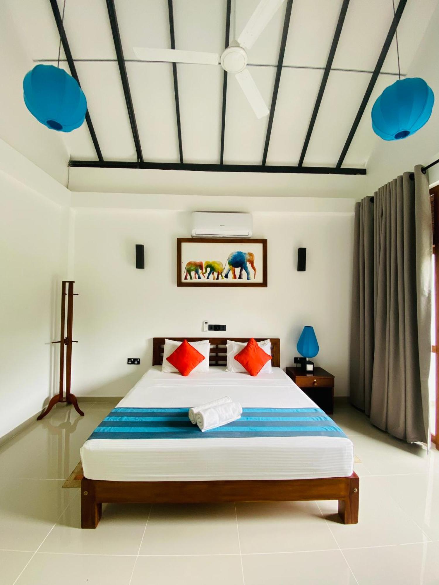 Hotel Athgira Udawalawe Exteriör bild