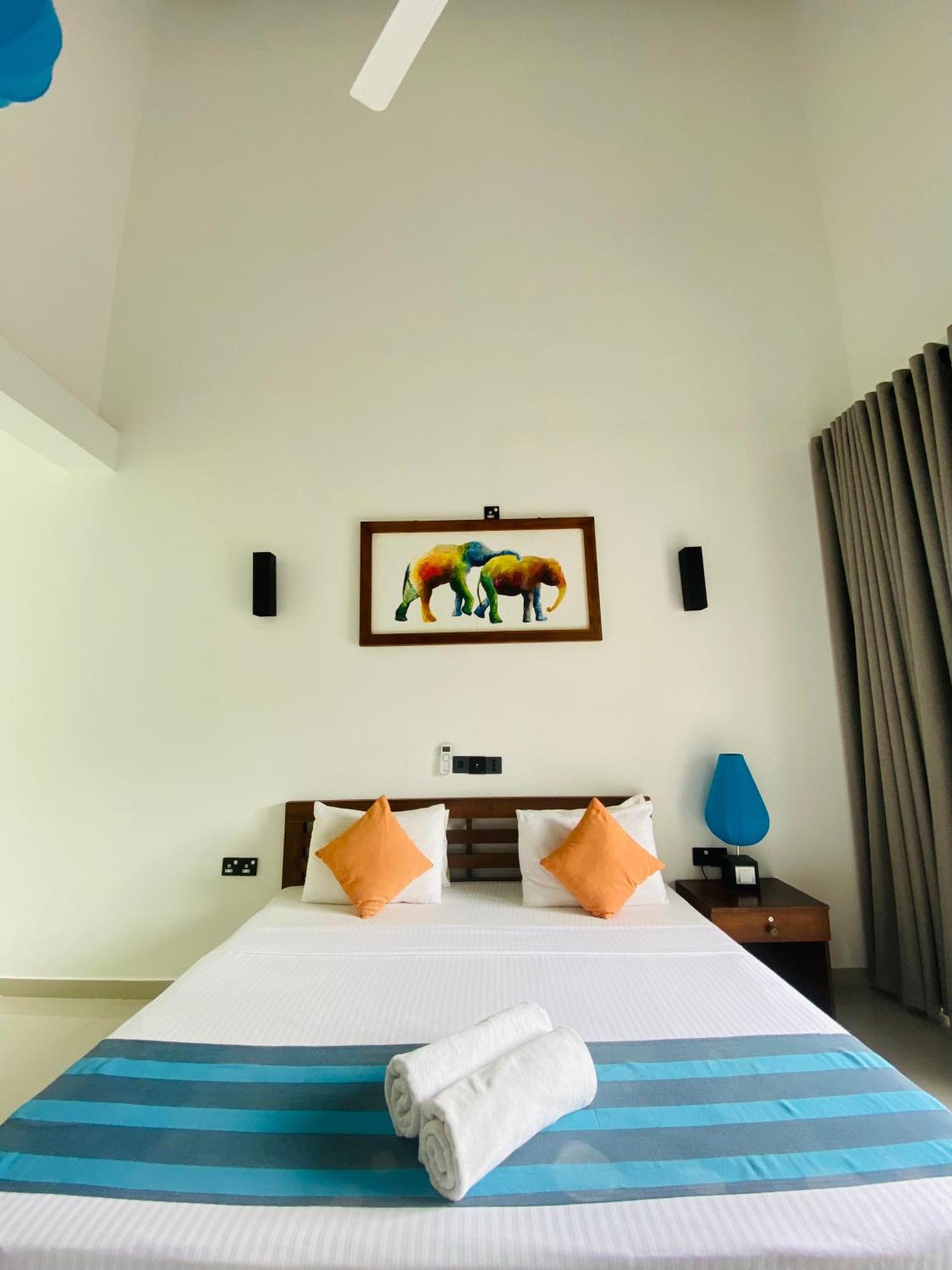 Hotel Athgira Udawalawe Exteriör bild