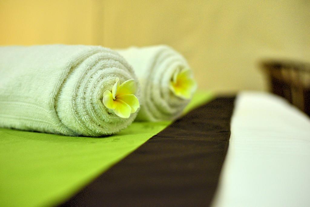 Hotel Athgira Udawalawe Exteriör bild